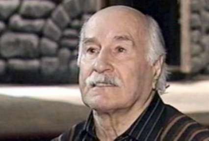 100-летний актер Владимир Зельдин после тяжелой операции начал ходить