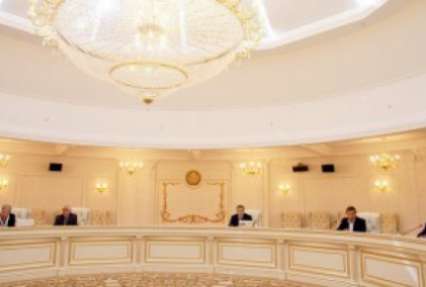Представители боевиков и украинские власти пришли к миру