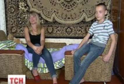 Родина переселенців з Луганська готова відмовитися від матеріальної допомоги, якщо їм нададуть житло