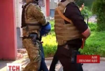 У Львові бійці спецпідрозділу МВС звільнили заручницю-в’єтнамку