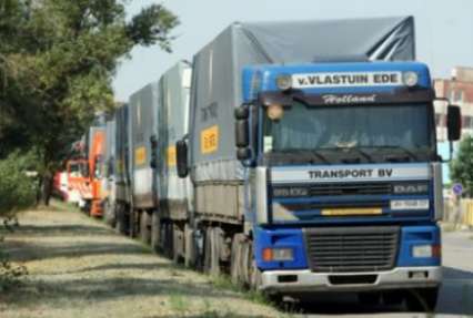 Штаб Ахметова продолжает доставку гуманитарных грузов на неподконтрольные территории