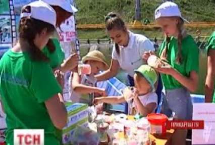 На «Буковелі» відпочивальники дитячого табору влаштували благодійний ярмарок