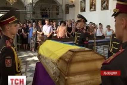 На Львівщині поховали офіцера який помер від опіків, які отримав на Яворівському полігоні