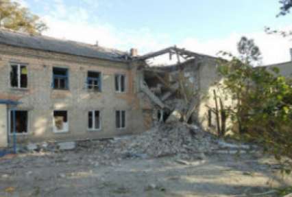Луганские террористы разрушили школы
