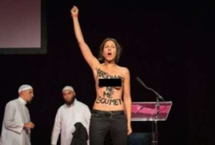 Активисток Femen избили на конференции о роли женщин в исламе