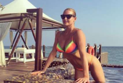 Анастасия Волочкова похвасталась стройной фигурой в бикини