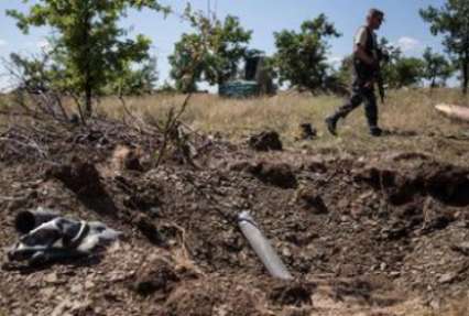 Боевики обостряют ситуацию на Донбассе накануне встречи президентов в Берлине