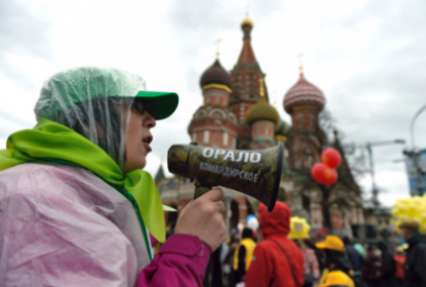 Большинство россиян усомнились в возможности проведения массовых протестов