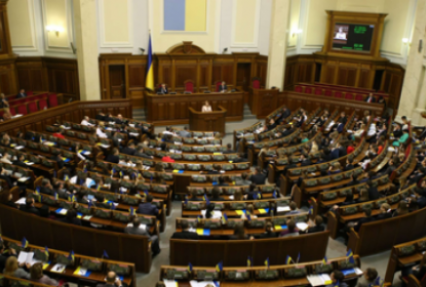 Депутаты не смогут отозвать голоса за скандальный закон о долларовых кредитах