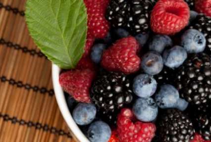 Досье на еду: особенности летнего суперфуда — ягод