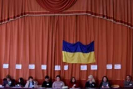 Эксперты критикуют закон о местных выборах в Украине
