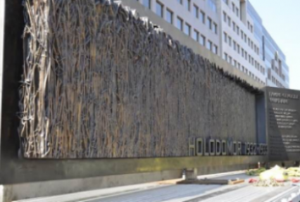 Фирташ собирается приехать в Вашингтон на открытие памятника жертвам Голодомора