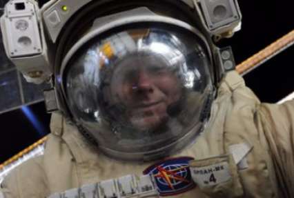 ФОТОФАКТ. Российский космонавт сделал селфи в космосе