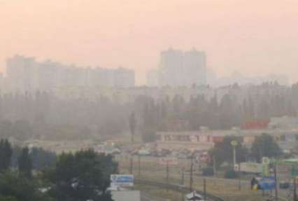 Города в Украине затянуло едким дымом от пожаров (фото)