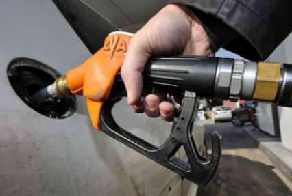 Из-за падения цен на нефть в Украине подешевел бензин