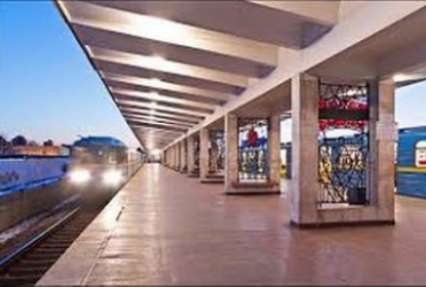 Из-за сообщения о бомбе закрыта станция метро Лесная