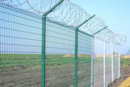 Латвия вслед за Эстонией заявила о намерении строить стену на границе с Россией