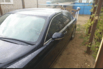 Луганские милиционеры вернули мужчине шикарный Bentley, который отобрали боевики