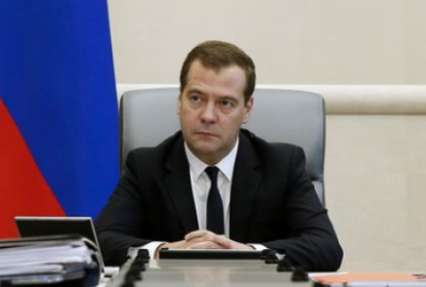 Медведев не захотел слушать о Донбассе и обратил внимание на проблемы в России