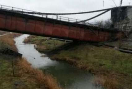 Метинвест начал восстановление разрушенного моста в Мариуполе