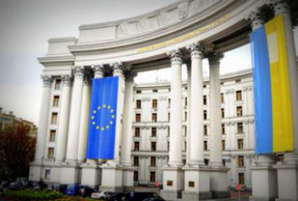 МИД Украины требует от России немедленно допустить консула к Надежде Савченко