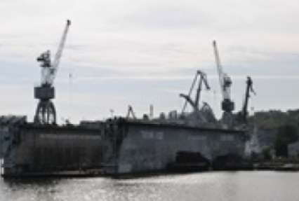 Мост разведен. В Николаев зашли военные корабли