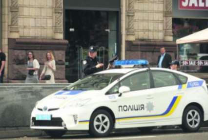 На что киевские полицейские потратили первую зарплату