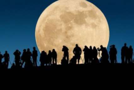 На следующей неделе жители Земли смогут наблюдать редкое лунное затмение