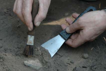 Питерские археологи нашли в Туве древнее святилище и жертвенную яму