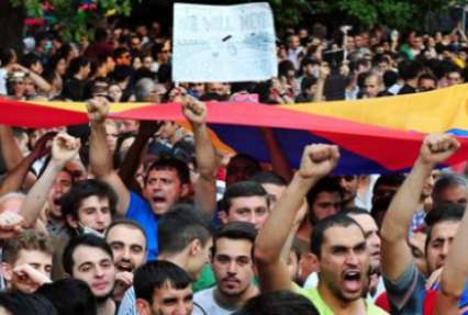 Полиция Еревана выдвинула протестующим ответный ультиматум