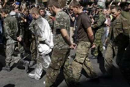 Порошенко сообщил об освобождении из плена десяти украинских бойцов