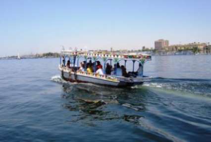 При крушении прогулочной лодки на реке Нил возле Каира утонули не менее 15 человек