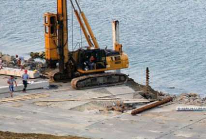 Россия обещает уже осенью построить первый мост в Керченском проливе