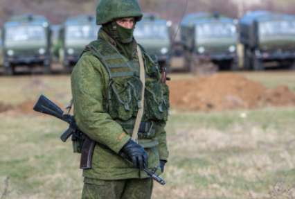 Россия строит военную базу на границе с Украиной, утверждает Reuters