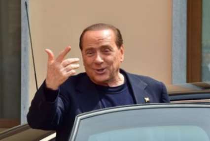 Сильвио Берлускони разбил голову во время отдыха