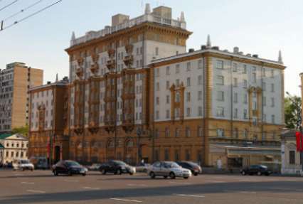 Сотрудника посольства США избили и ограбили в центре Москвы