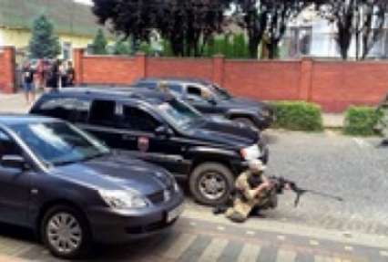 Стрельба в Мукачево: сдавшихся бойцов Правого сектора арестовали