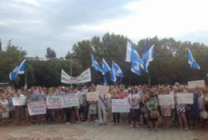 У Одесской ОГА провели три митинга и покритиковали Саакашвили