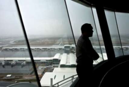В аэропорту Колумбии женщина проглотила 38 тысяч долларов