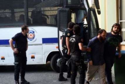 В центре Стамбула расстреляли пять человек