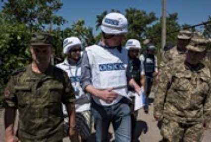 В Комсомольске сепаратисты заблокировали патруль миссии ОБСЕ
