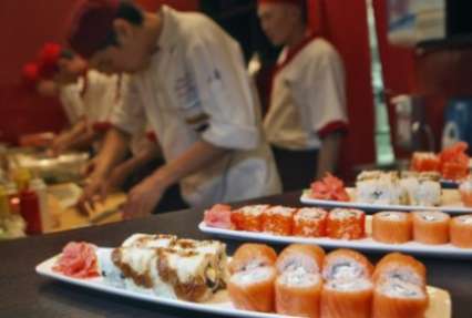 В Москве грабители с газовым баллончиком украли у курьера японскую еду