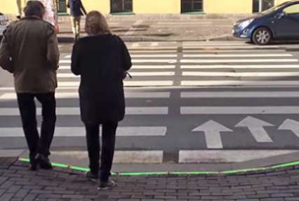 В Москве появился «лежачий светофор»