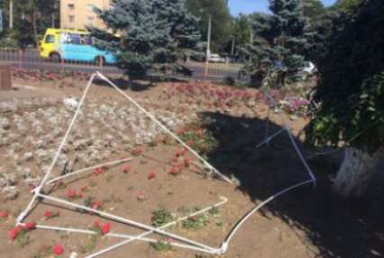 В Одессе разгромили палатки Оппозиционного блока