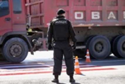 В Одесской области водитель грузовика похитил милиционера