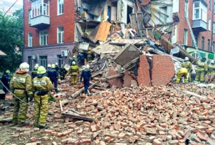 В Перми рухнул фасад жилого дома, есть пострадавшие, возбуждено уголовное дело