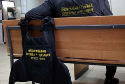 В Саратовской области расследовали дело банды судебных приставов