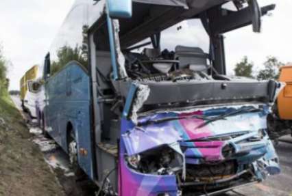 В Швейцарии разбился автобус с туристами