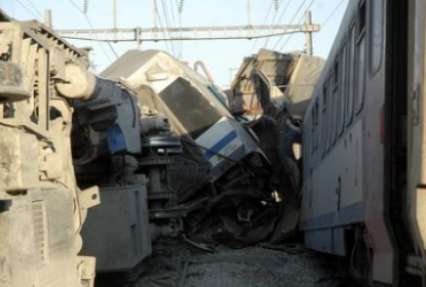 В столице Туниса столкнулись два поезда