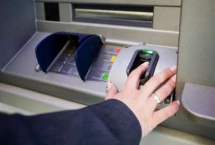 В Украине стало меньше банкоматов, люди избавляются от 